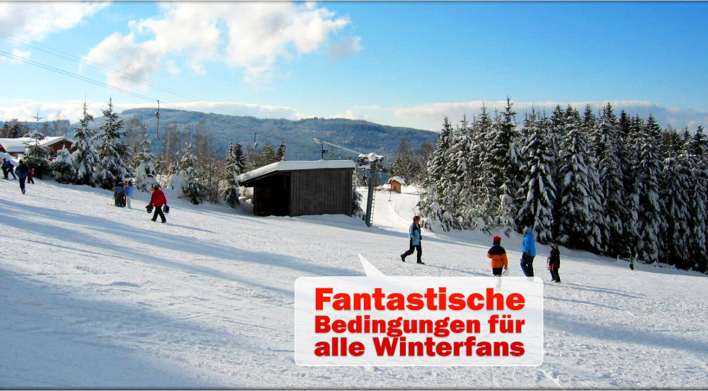 Optimale Ski Bedingungen für Skifahrer und Snowboarder Skipiste direkt an der Skihütte